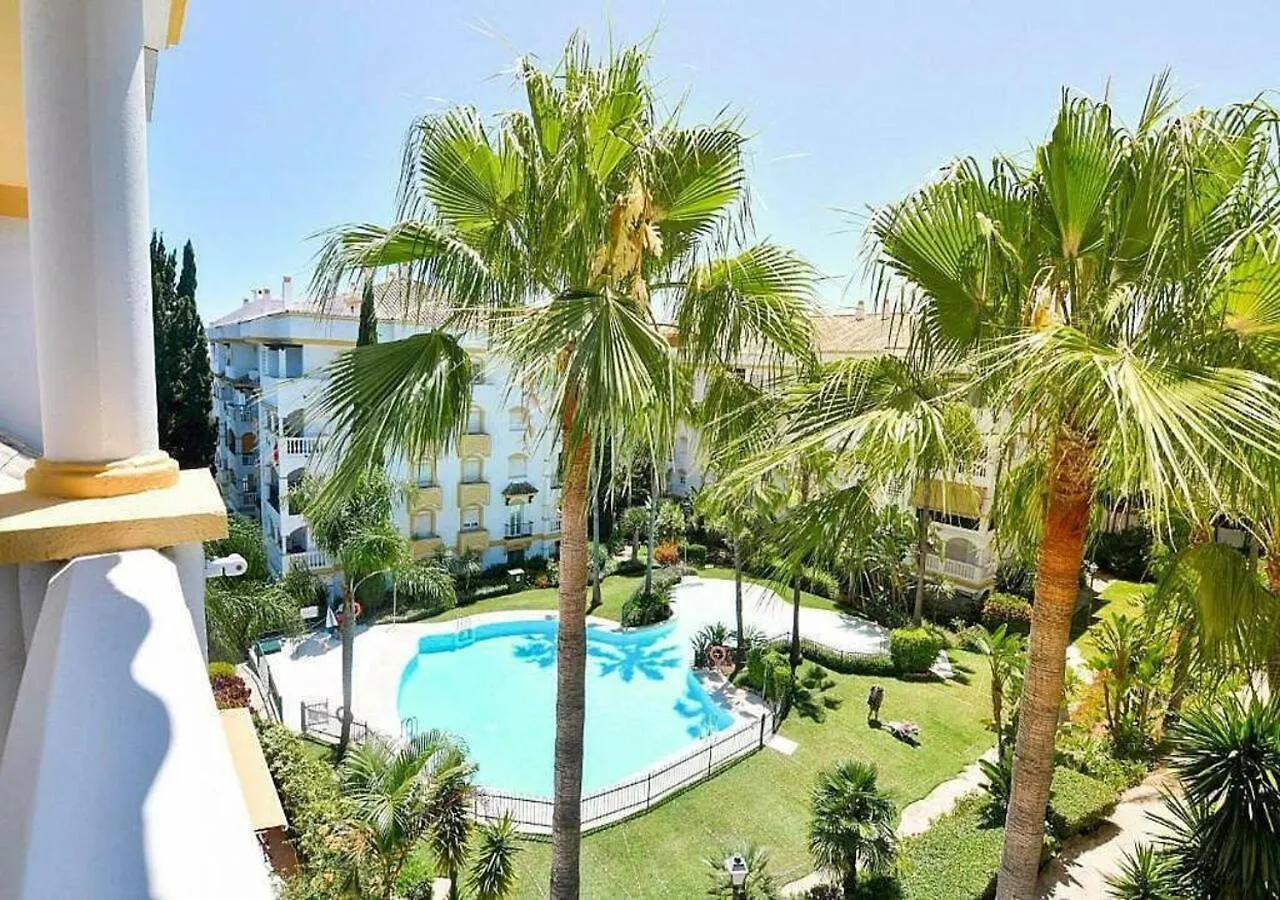 Apartment ✰ Luxurious 5 Bedroom Penthouse. Sea Views. Hot Tub. Bbq. Golden Mile Marbella Spain