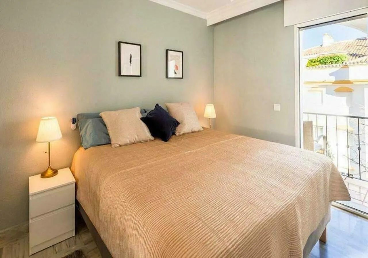 ✰ Luxurious 5 Bedroom Penthouse. Sea Views. Hot Tub. Bbq. Golden Mile Marbella 0*,