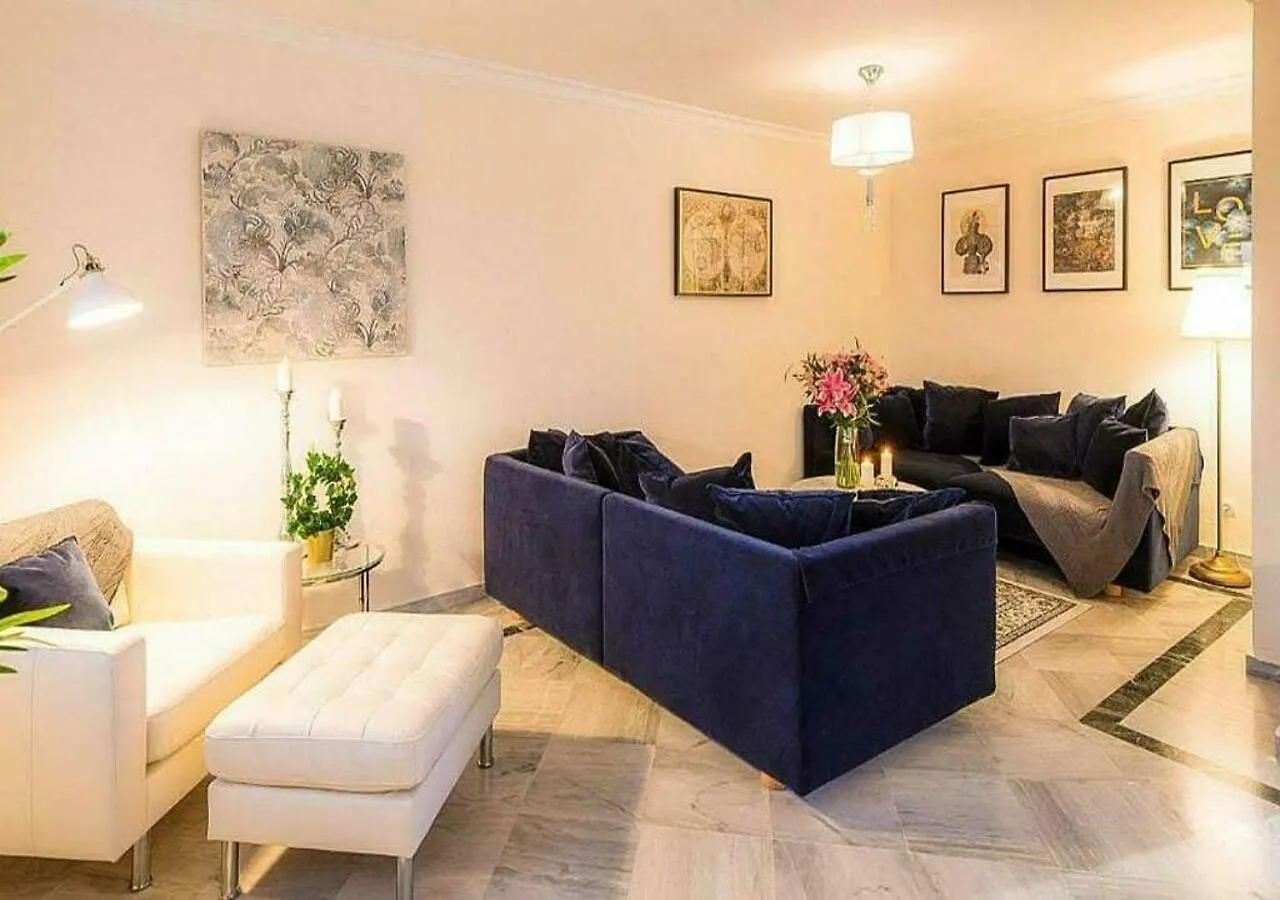 ✰ Luxurious 5 Bedroom Penthouse. Sea Views. Hot Tub. Bbq. Golden Mile Marbella 0*,  Spain