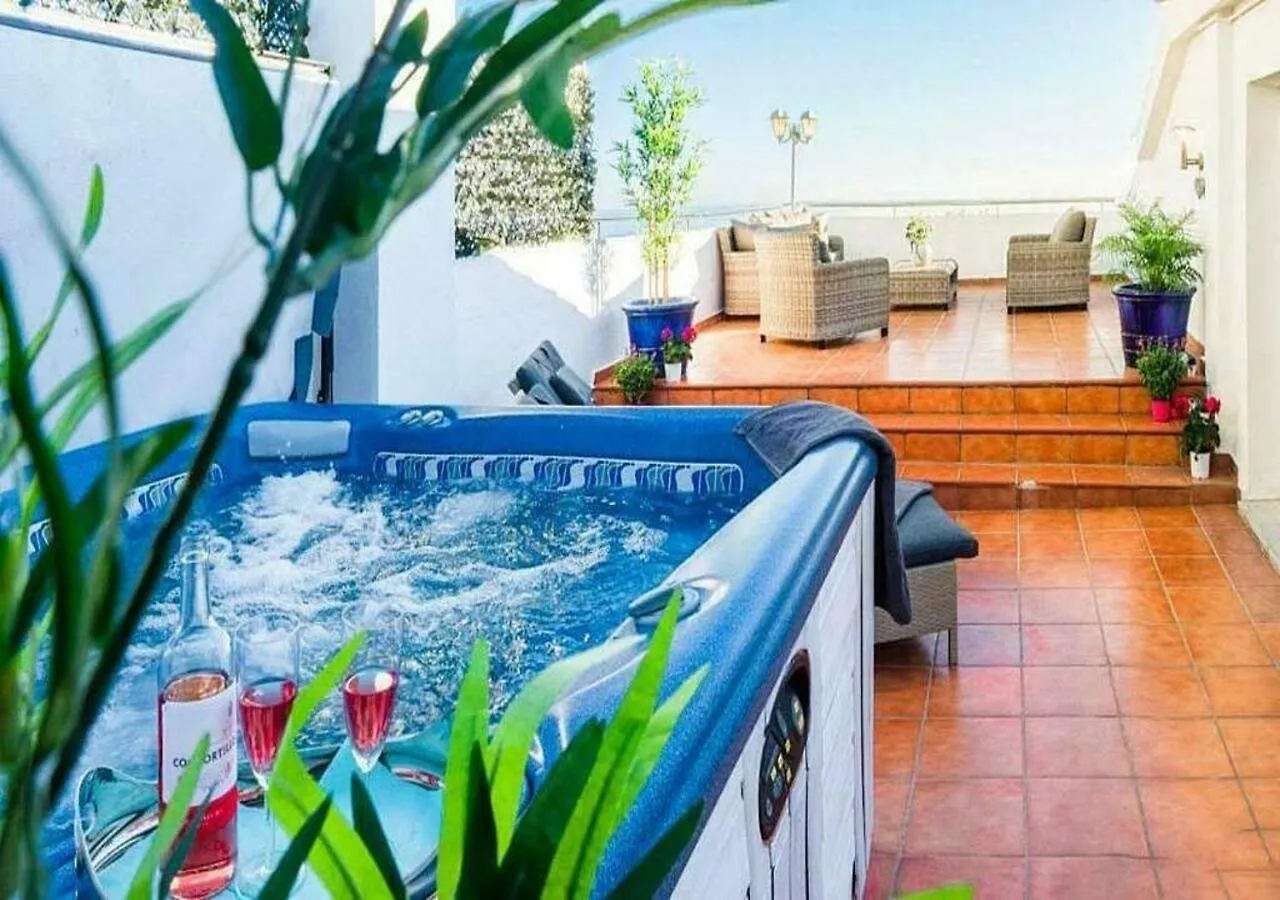 Apartment ✰ Luxurious 5 Bedroom Penthouse. Sea Views. Hot Tub. Bbq. Golden Mile Marbella Spain
