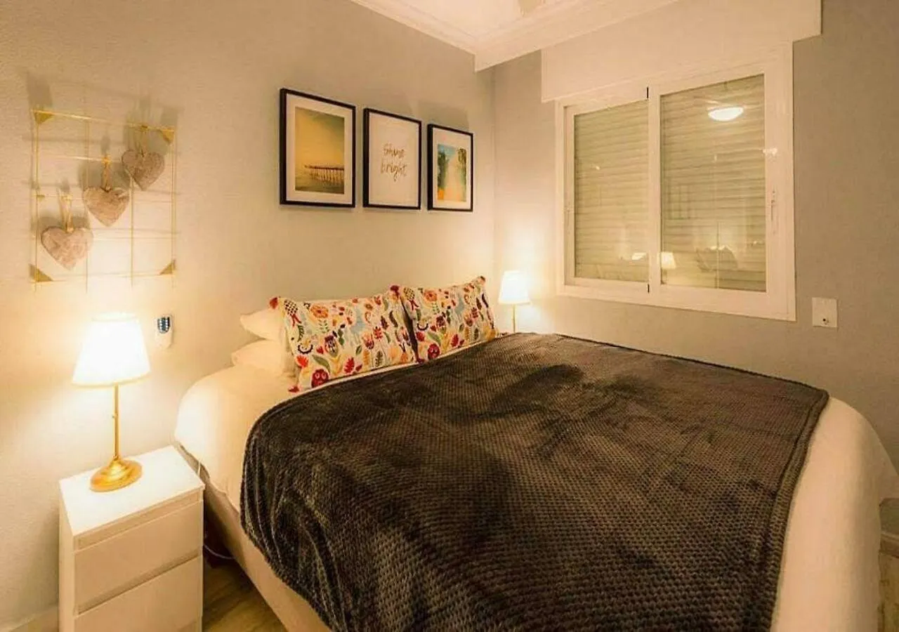 Apartment ✰ Luxurious 5 Bedroom Penthouse. Sea Views. Hot Tub. Bbq. Golden Mile Marbella